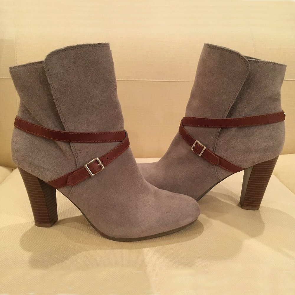 ❄️ SALE EUC Loft Suede Grey Boots